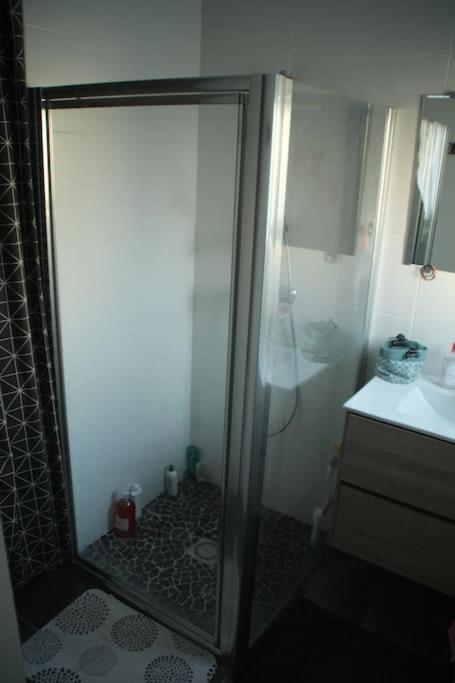 Jolie Chambre Dans Quartier Calme Eysines Luaran gambar