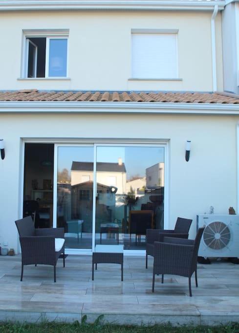 Jolie Chambre Dans Quartier Calme Eysines Luaran gambar